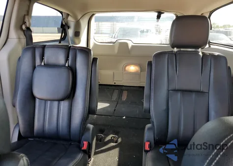 2016 Chrysler Town & Country Touring from USA, damaged, VIN 2C4RC1BG6GR292879